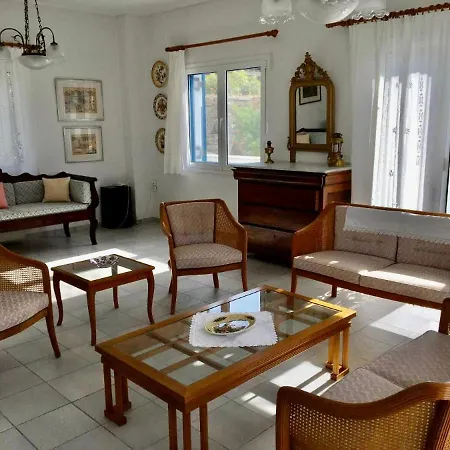 Semesterbostad Sis Aidonia (Andros)